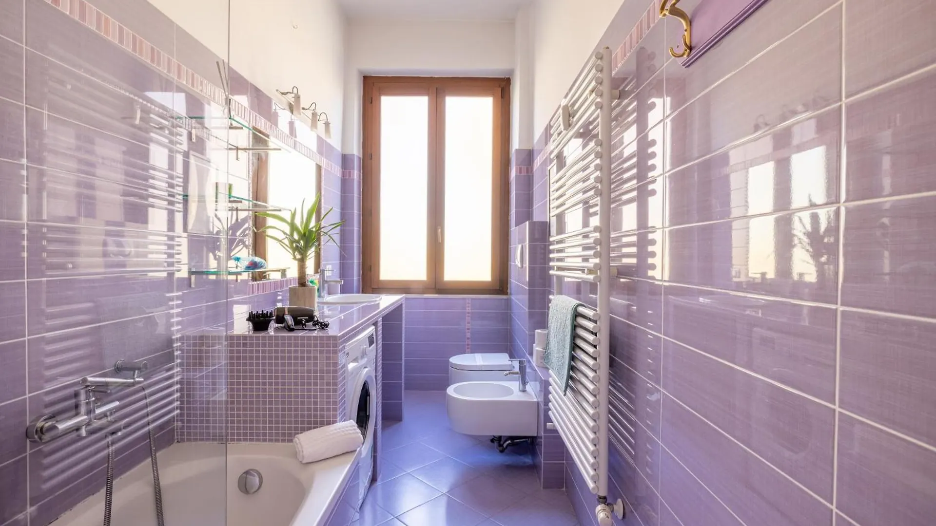 Colorful House On The Tiber Apartment Rome