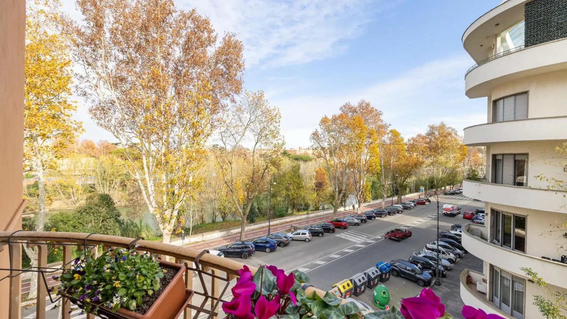 Colorful House On The Tiber Apartment Rome