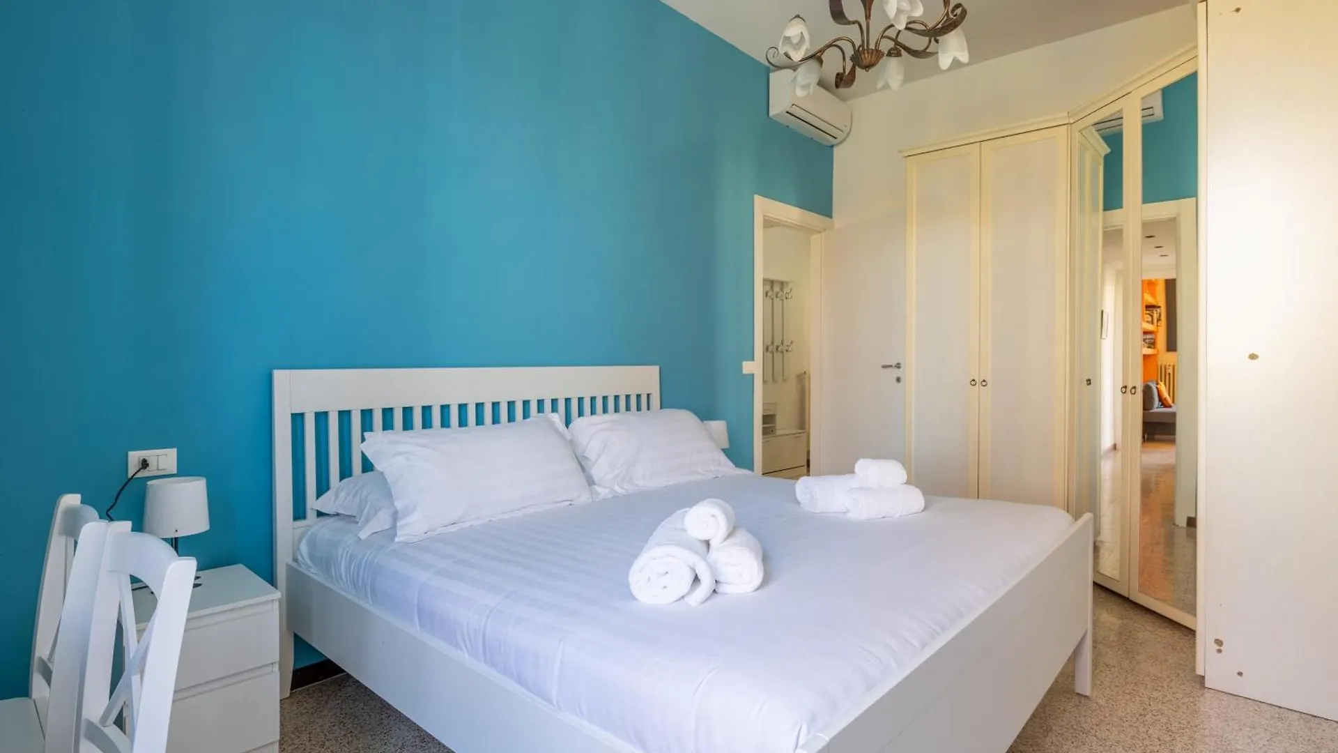 Colorful House On The Tiber Apartment Rome