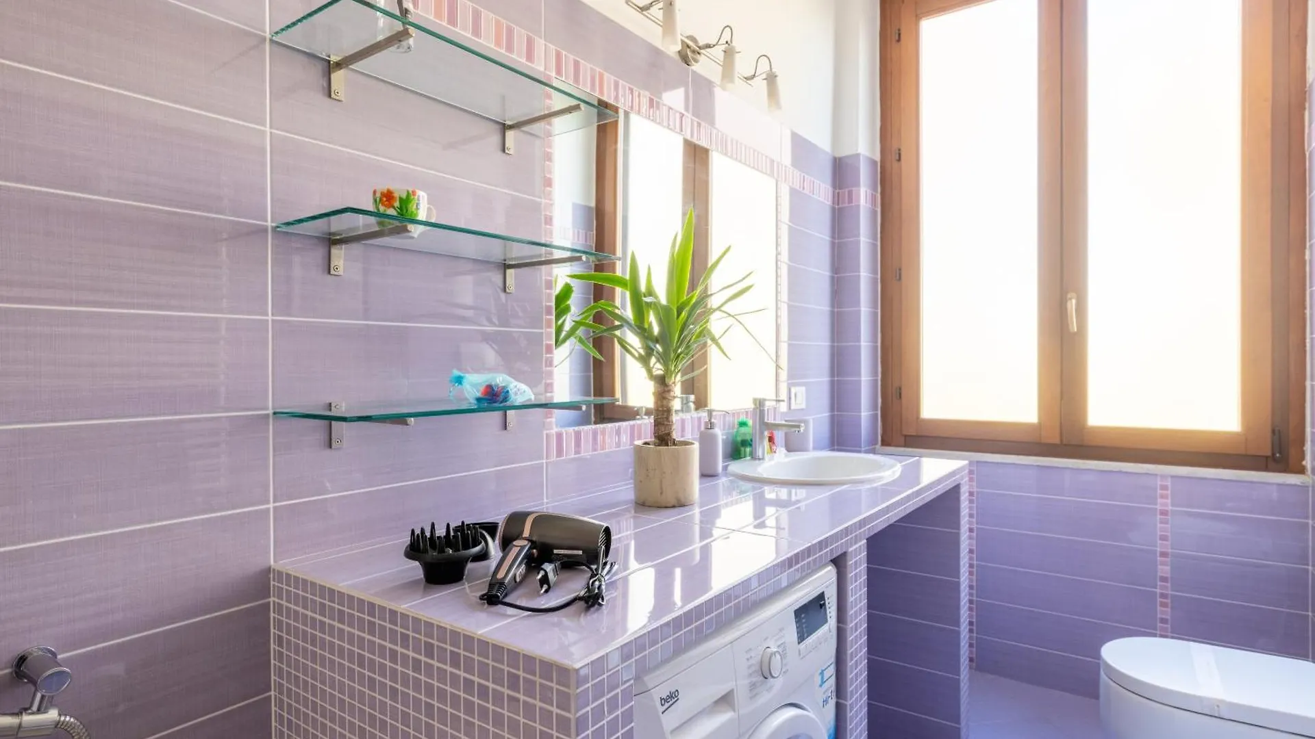Colorful House On The Tiber Apartment Rome