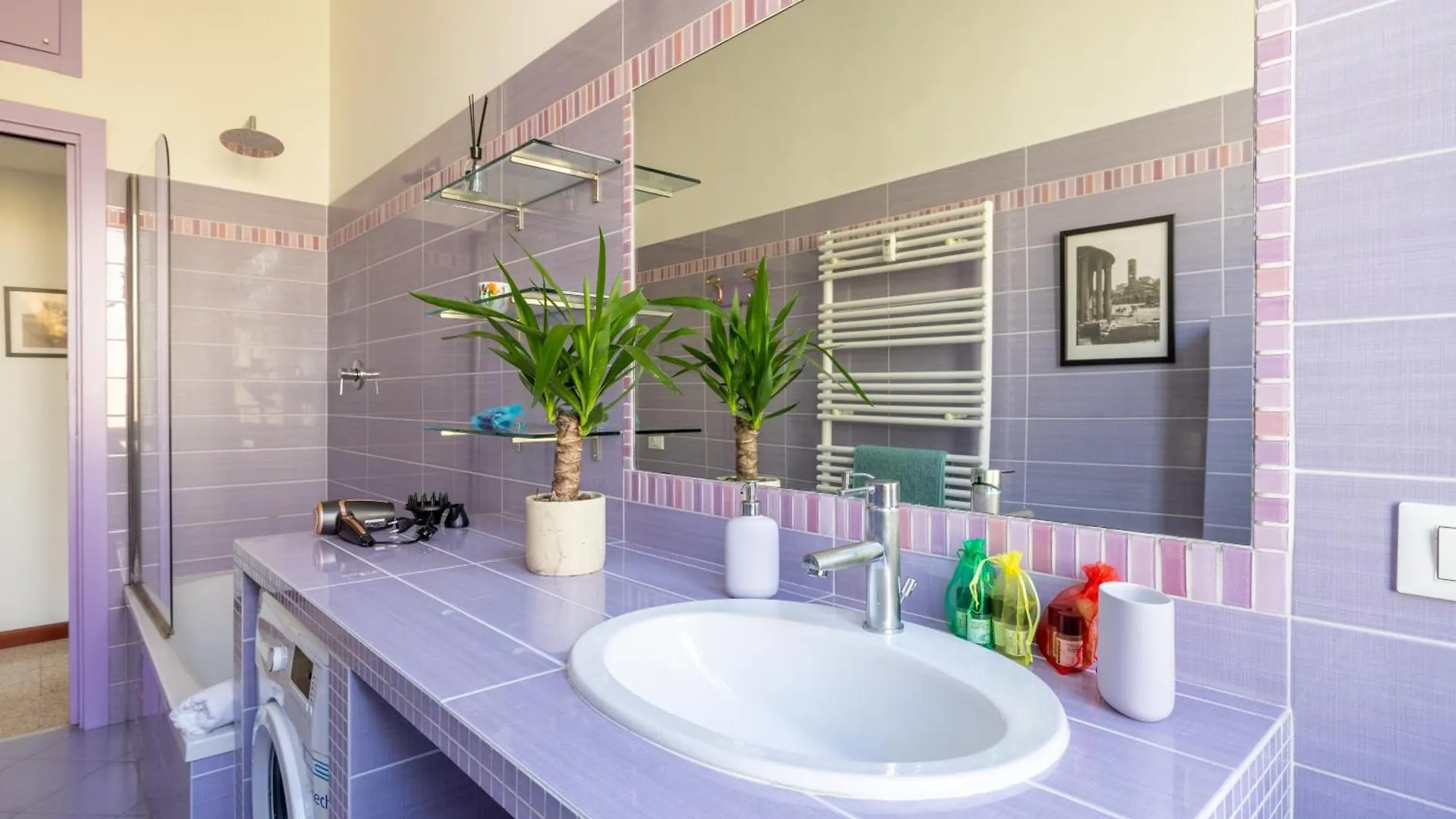 Colorful House On The Tiber Apartment Rome