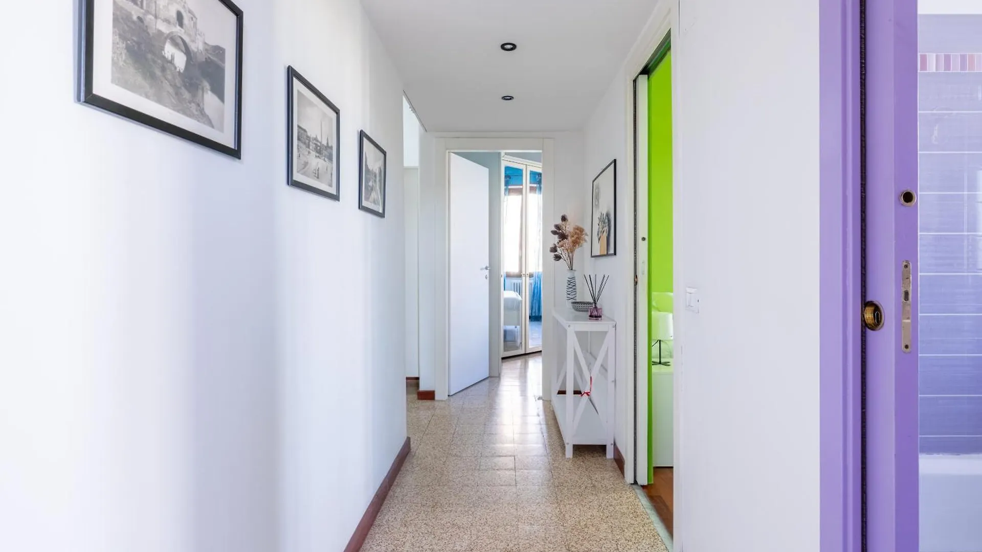 Colorful House On The Tiber Apartment Rome