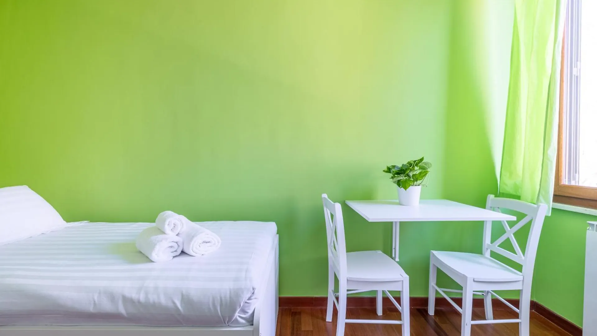 Colorful House On The Tiber Apartment Rome 0*,  Italy